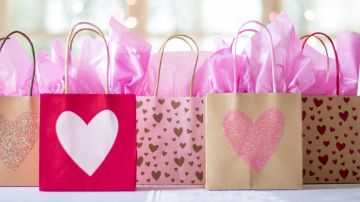 Cómo decorar un escaparate en San Valentín 2020 paso a paso  