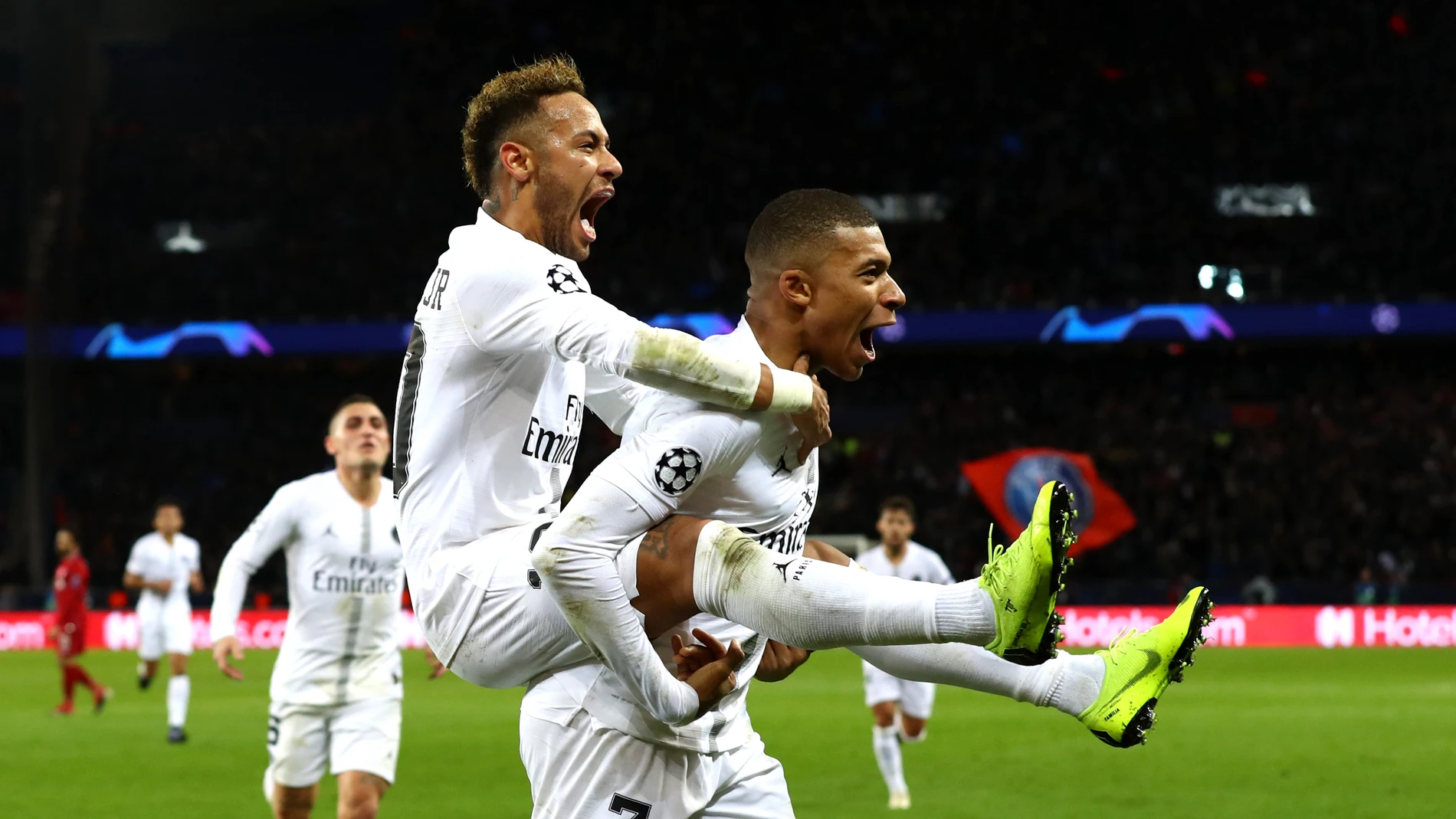 Neymar y Mbappe encabezan la lista de mejores pagados de Francia Neymar y Mbappe encabezan la lista de mejores pagados de Francia