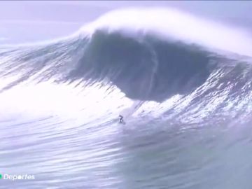 Las olas terroríficas de veinte metros que se han surfeado en el 'Tow Surfing Challenge' en Nazaré