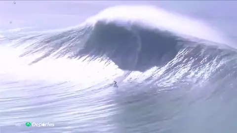 Las olas terroríficas de veinte metros que se han surfeado en el 'Tow Surfing Challenge' en Nazaré Las olas terroríficas de veinte metros que se han surfeado en el 'Tow Surfing Challenge' en Nazaré