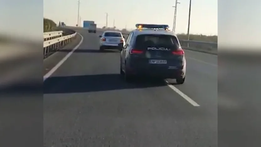 Espectacular persecución policial que acabó con dos policías heridos en Huelva Espectacular persecución policial que acabó con dos policías heridos en Huelva