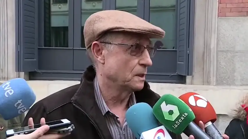 Ángel Hernández que ayudó a morir a su mujer sobre la ley de la eutanasia: "va a llegar a buen puerto" Ángel Hernández que ayudó a morir a su mujer sobre la ley de la eutanasia: "va a llegar a buen puerto"