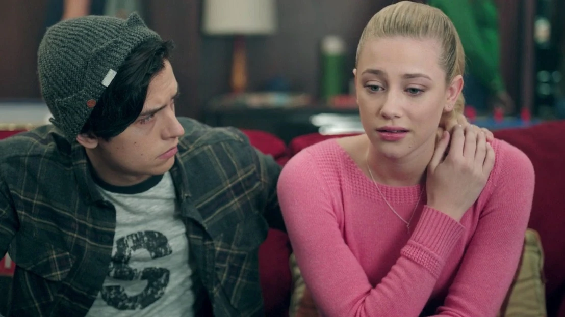 Cole Sprouse y Lili Reinhart en 'Riverdale' Cole Sprouse y Lili Reinhart en 'Riverdale'