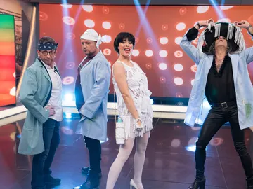 El elegante homenaje de Pilar Rubio a Jean-Paul Gaultier en 'El Hormiguero 3.0' El elegante homenaje de Pilar Rubio a Jean-Paul Gaultier en 'El Hormiguero 3.0'