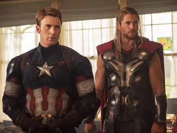 Capitán América y Thor (Chris Evans y Chris Hemsworth) Capitán América y Thor (Chris Evans y Chris Hemsworth)