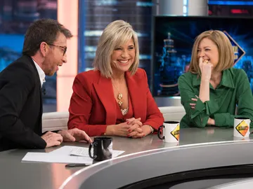 El motivo por el que Julia Otero y Pepa Fernández han tapado las cámaras de sus estudios de radio El motivo por el que Julia Otero y Pepa Fernández han tapado las cámaras de sus estudios de radio