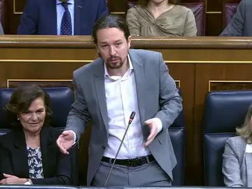 Un moderado Pablo iglesias se estrena en el Congreso acusado por el PP de inventar el "comunismo de élite" Un moderado Pablo iglesias se estrena en el Congreso acusado por el PP de inventar el "comunismo de élite"