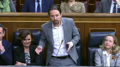 Un moderado Pablo iglesias se estrena en el Congreso acusado por el PP de inventar el "comunismo de élite" Un moderado Pablo iglesias se estrena en el Congreso acusado por el PP de inventar el "comunismo de élite"