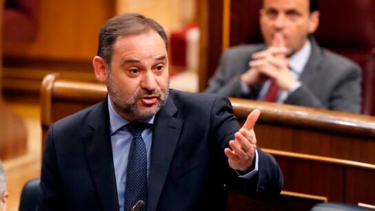 El ministro de Transportes, Movilidad y Agenda Urbana, Jos&eacute; Luis &Aacute;balos durante la sesi&oacute;n de control al Gobierno celebrada, este mi&eacute;rcoles, en el Congreso