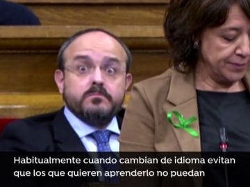 Las caras de asombro de Alejandro Fernández cuando la alcaldesa de Vic diferencia entre catalanohablantes y los demás