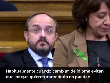 Las caras de asombro de Alejandro Fernández cuando la alcaldesa de Vic diferencia entre catalanohablantes y los demás Las caras de asombro de Alejandro Fernández cuando la alcaldesa de Vic diferencia entre catalanohablantes y los demás