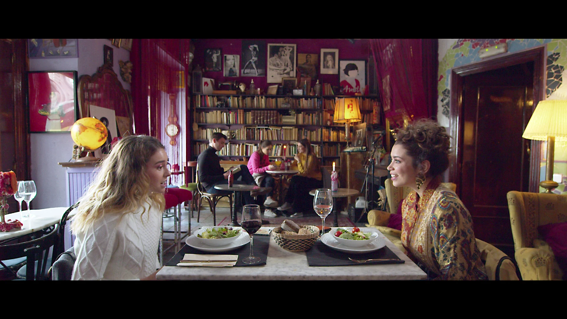 La primera cita de Luisita y Amelia La primera cita de Luisita y Amelia
