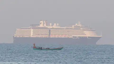 El crucero Westerdam llega a Camboya tras ser rechazado por cinco países El crucero Westerdam llega a Camboya tras ser rechazado por cinco países