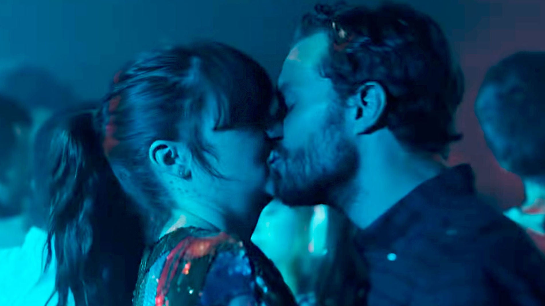 Shailene Woodley y Jamie Dornan en 'Endings Beginnings'