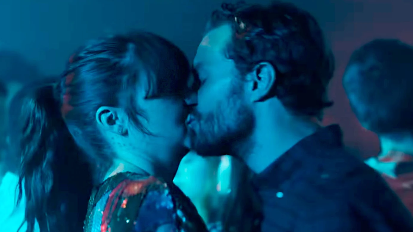 Shailene Woodley y Jamie Dornan en 'Endings Beginnings' Shailene Woodley y Jamie Dornan en 'Endings Beginnings'
