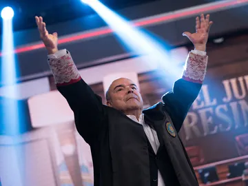 Antonio Resines se pone sensible y profundo en su sección en 'El Hormiguero 3.0' Antonio Resines se pone sensible y profundo en su sección en 'El Hormiguero 3.0'