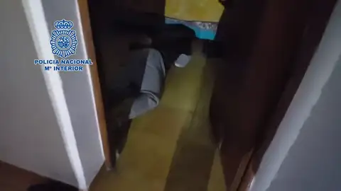 Desarticulada una red que prometía a mujeres el permiso de residencia si realizaban denuncias falsas de maltrato Desarticulada una red que prometía a mujeres el permiso de residencia si realizaban denuncias falsas de maltrato