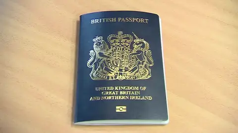 El pasaporte británico volverá a ser azul tras salir de la Unión Europea El pasaporte británico volverá a ser azul tras salir de la Unión Europea