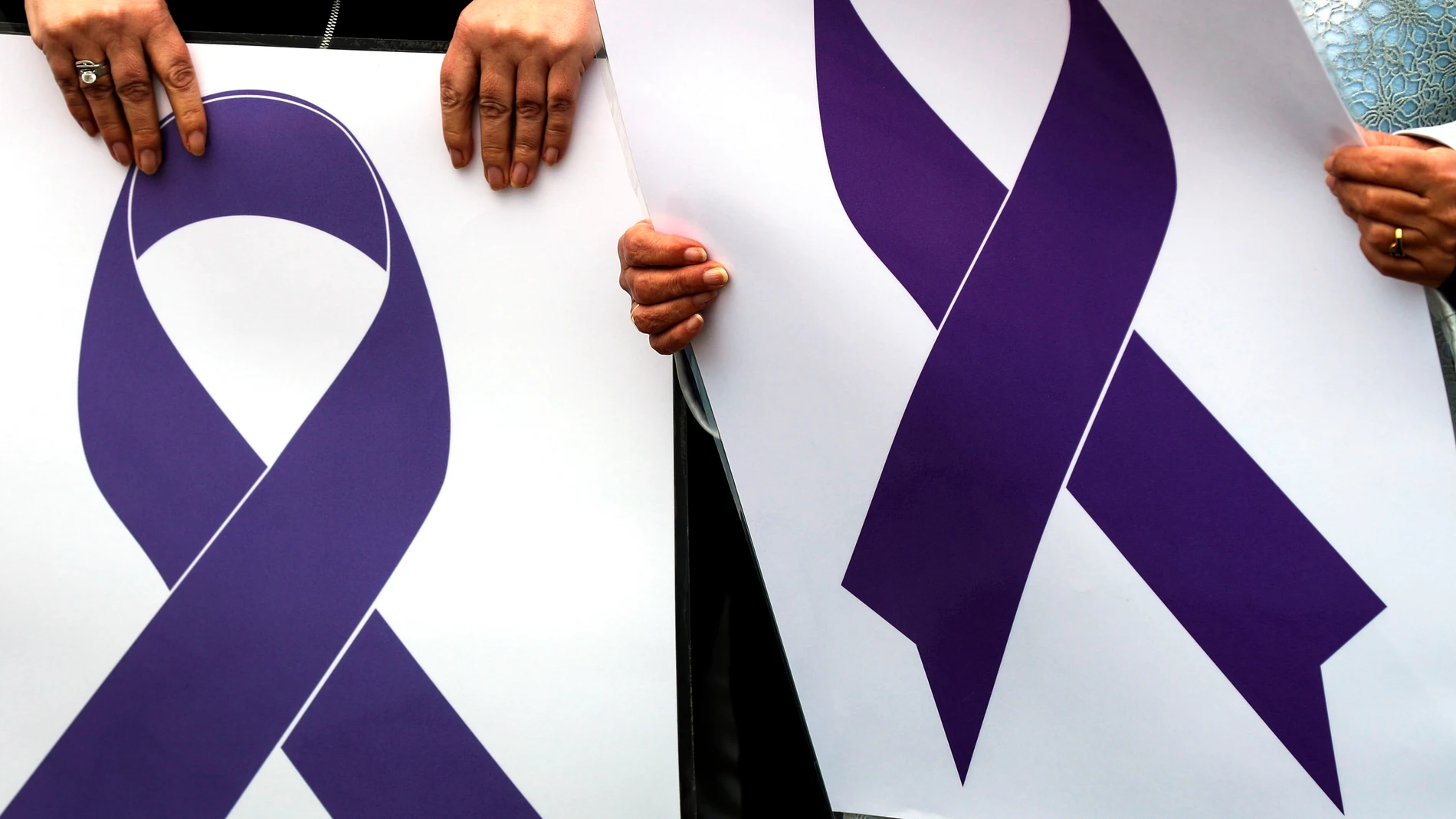 Lazos contra la violencia machista Lazos contra la violencia machista