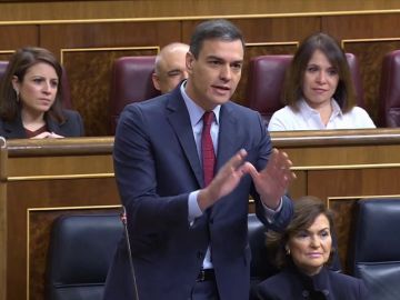 Casado califica la mesa con Torra de "despiece de la soberanía nacional" y Sánchez le responde que no acepta la diversidad