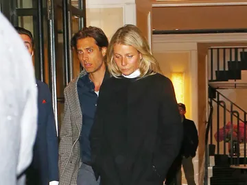 Gwyneth Paltrow y Brad Falchuk Gwyneth Paltrow y Brad Falchuk