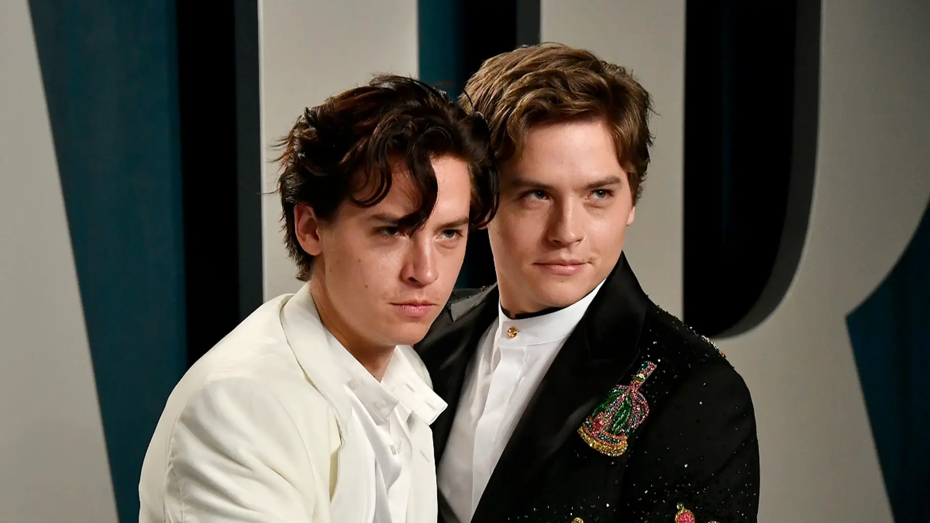 Cole Sprouse y Dylan Sprouse en la fiesta tras los Oscar