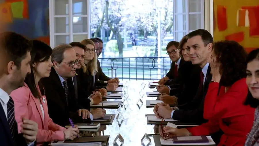 Sánchez y Torra en la primera reunión de la mesa de diálogo Sánchez y Torra en la primera reunión de la mesa de diálogo