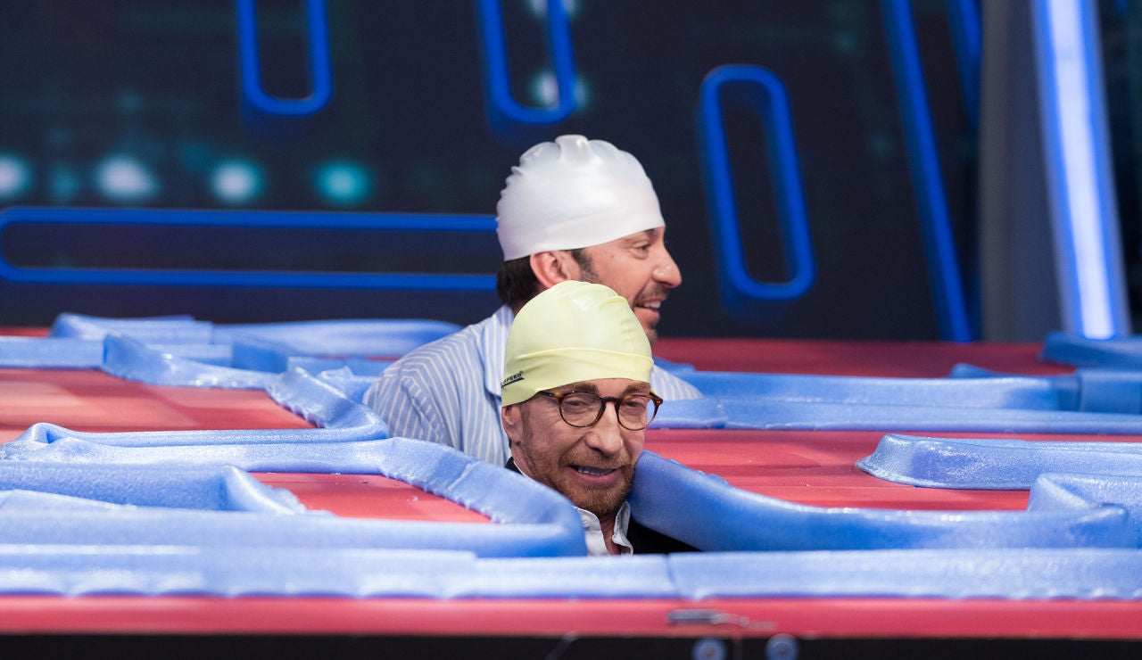 Arturo Valls y Pablo Motos se enfrentan en el coco-circuito de 'El Hormiguero 3.0' Arturo Valls y Pablo Motos se enfrentan en el coco-circuito de 'El Hormiguero 3.0'