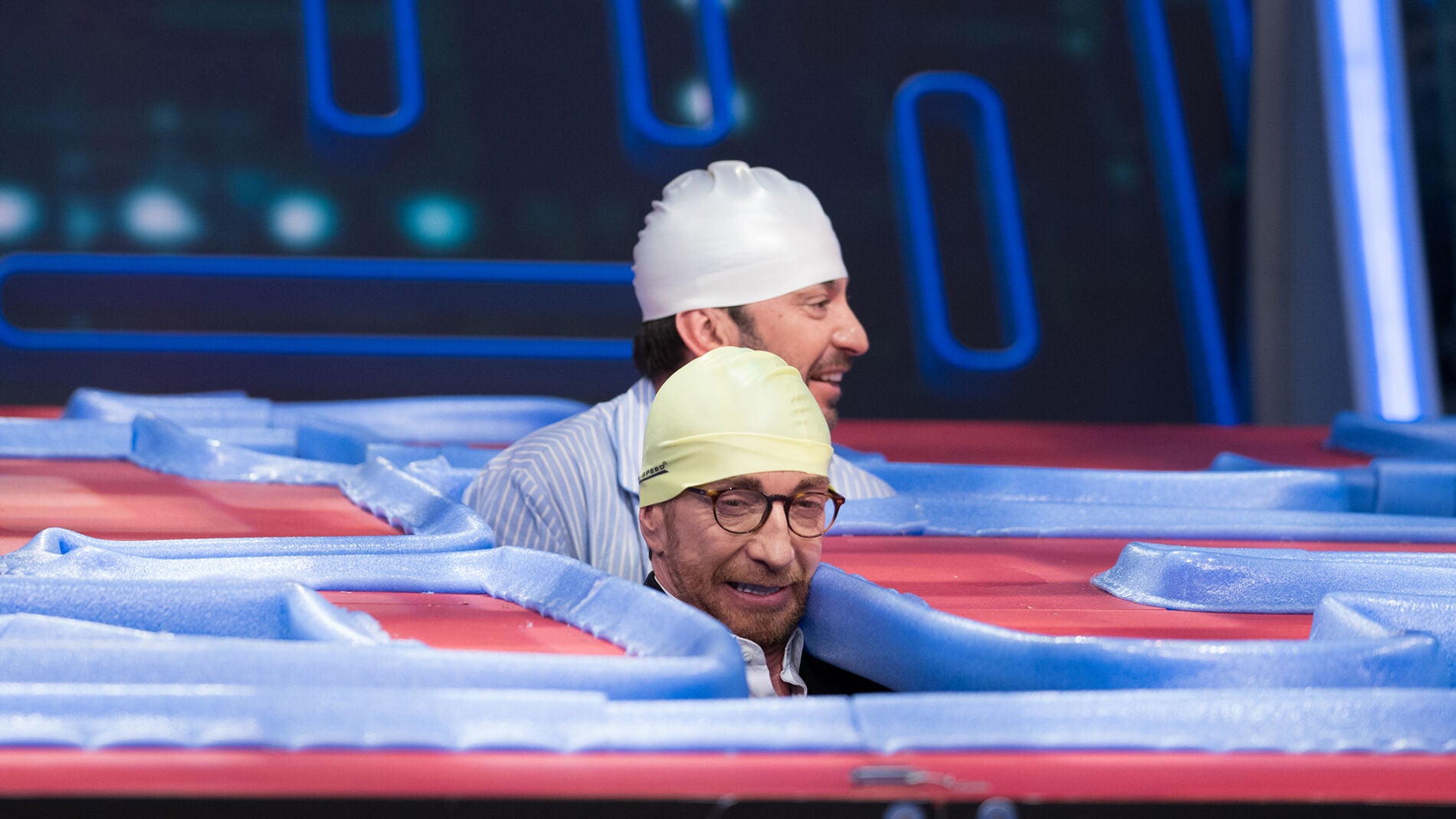 Arturo Valls y Pablo Motos se enfrentan en el coco-circuito de 'El Hormiguero 3.0'