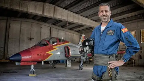 El comandante Eduardo Fermín Garvalena es el piloto del avión siniestrado El comandante Eduardo Fermín Garvalena es el piloto del avión siniestrado