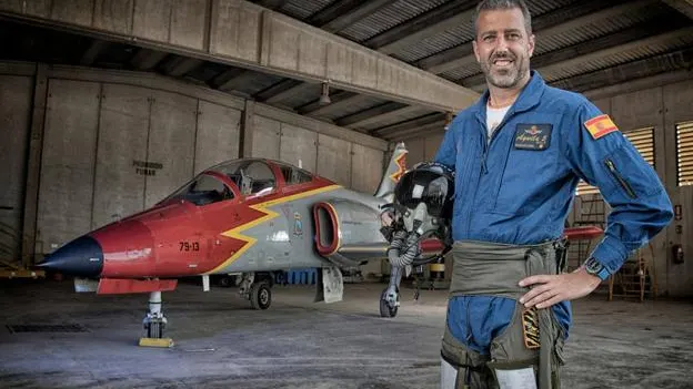 El comandante Eduardo Fermín Garvalena es el piloto del avión siniestrado El comandante Eduardo Fermín Garvalena es el piloto del avión siniestrado