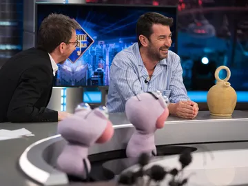 ¿'¡Ahora caigo!' o 'Me resbala'?: Arturo Valls decide qué programa desaparece para siempre ¿'¡Ahora caigo!' o 'Me resbala'?: Arturo Valls decide qué programa desaparece para siempre