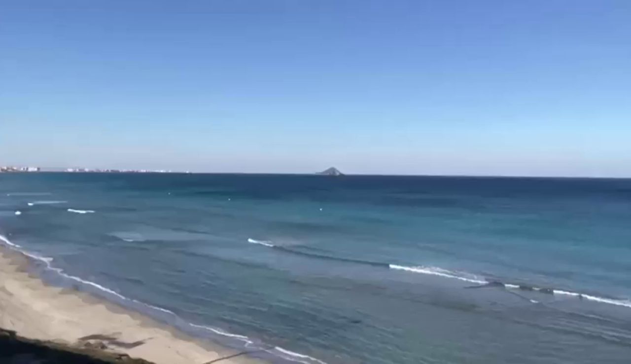 Un avión del Ejército del Aire se estrella frente a La Manga Un avión del Ejército del Aire se estrella frente a La Manga