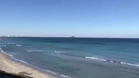 Un avión del Ejército del Aire se estrella frente a La Manga Un avión del Ejército del Aire se estrella frente a La Manga