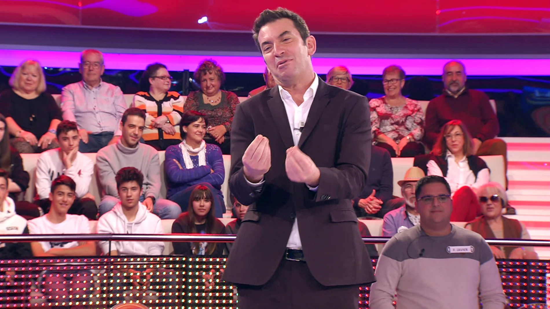 Arturo Valls se posiciona en '¡Ahora caigo!' ante el mayor debate nacional: ¿Tortilla con o sin cebolla?