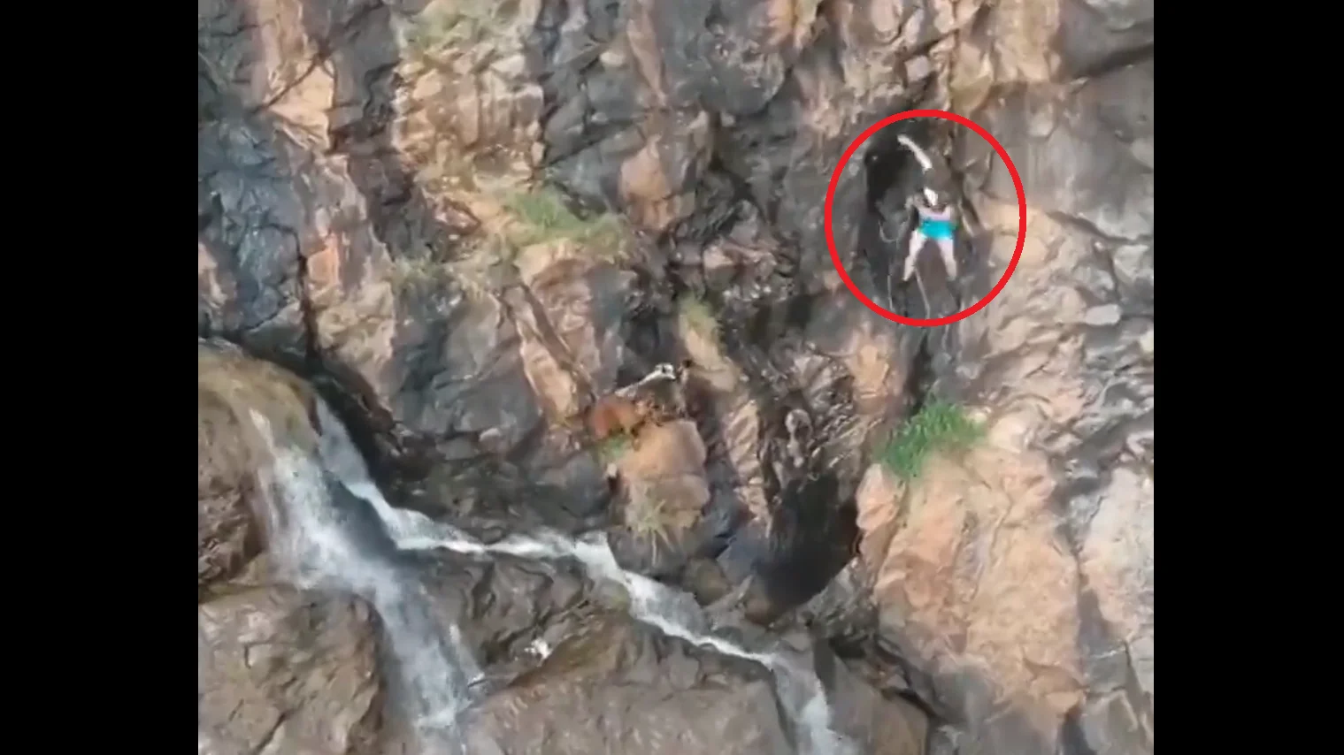 Brutal ca&iacute;da