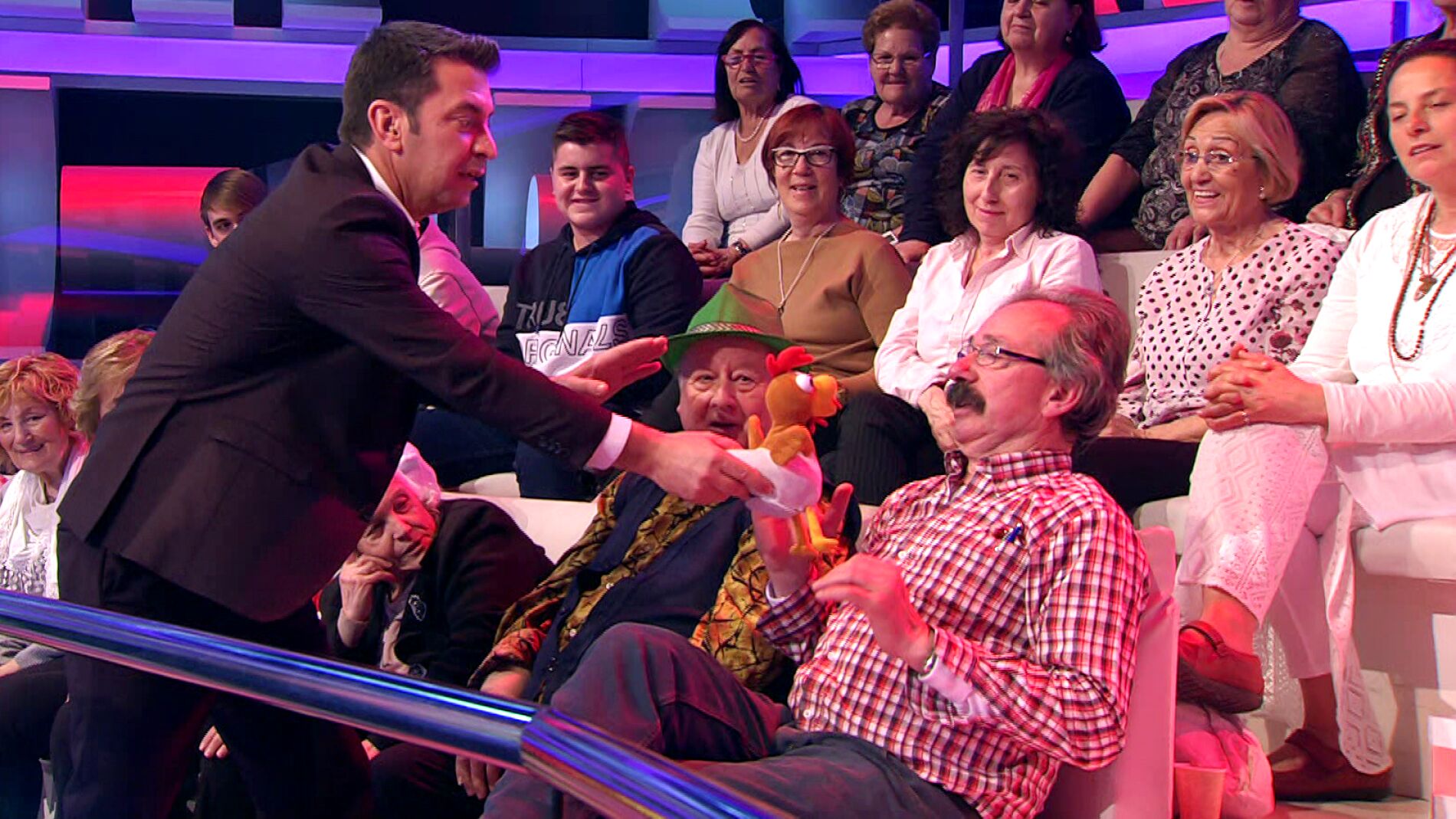 La fuerza del Tirol cambia de voz con la nueva versi&oacute;n del secretario en '&iexcl;Ahora caigo!'