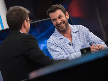 Arturo Valls explica las nuevas pruebas de la quinta temporada de 'Me Resbala' Arturo Valls explica las nuevas pruebas de la quinta temporada de 'Me Resbala'
