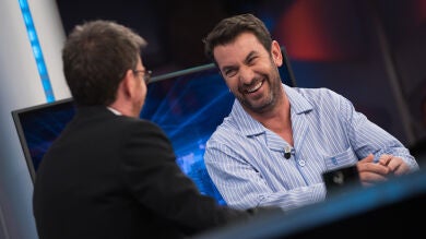 Arturo Valls explica las nuevas pruebas de la quinta temporada de 'Me Resbala'