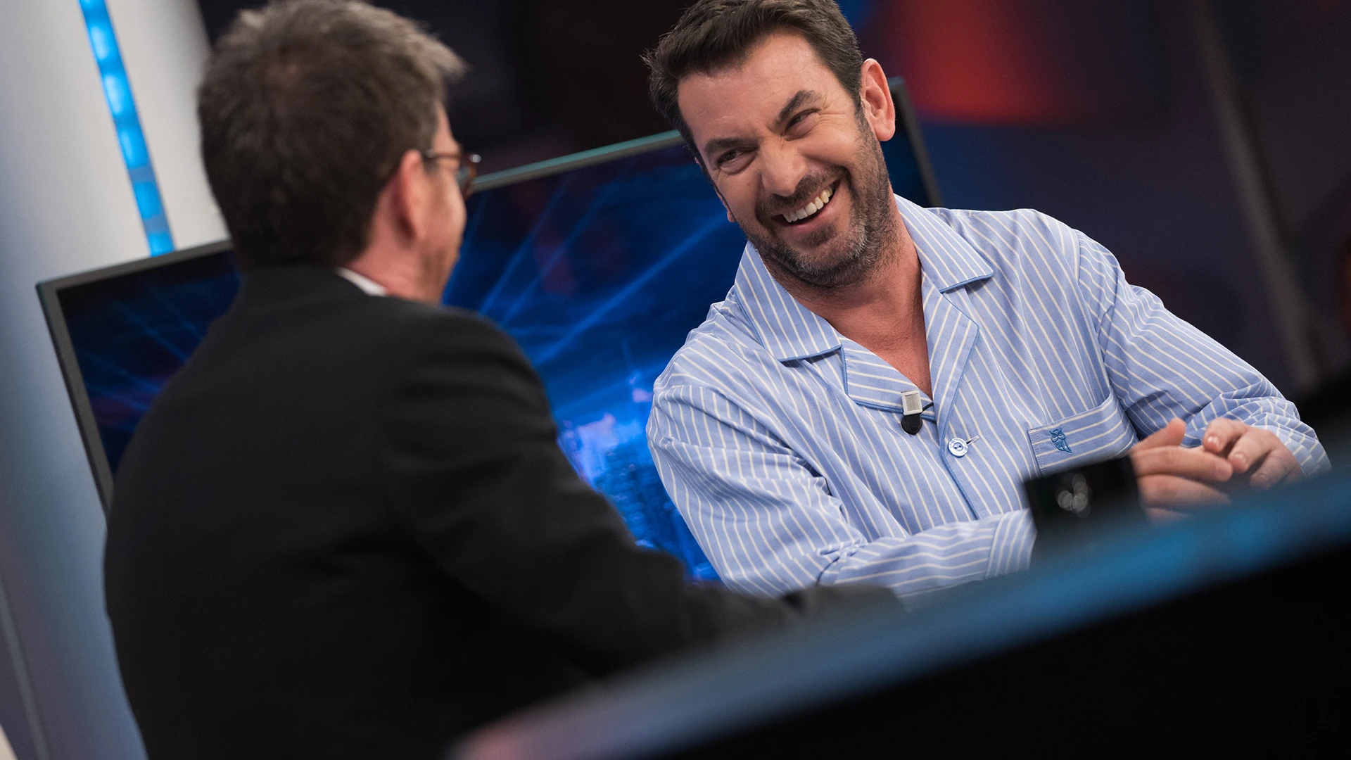 Arturo Valls explica las nuevas pruebas de la quinta temporada de 'Me Resbala' Arturo Valls explica las nuevas pruebas de la quinta temporada de 'Me Resbala'
