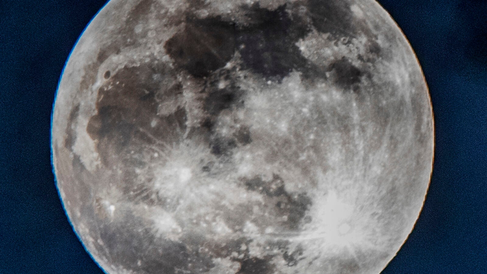 China desvela la composición de la cara oculta de la Luna 