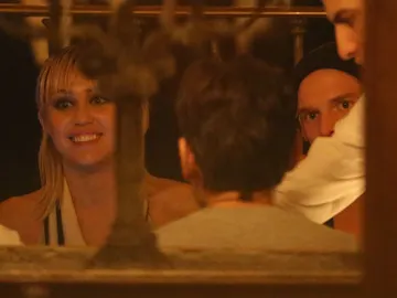 Miley Cyrus y Cody Simpson Miley Cyrus y Cody Simpson