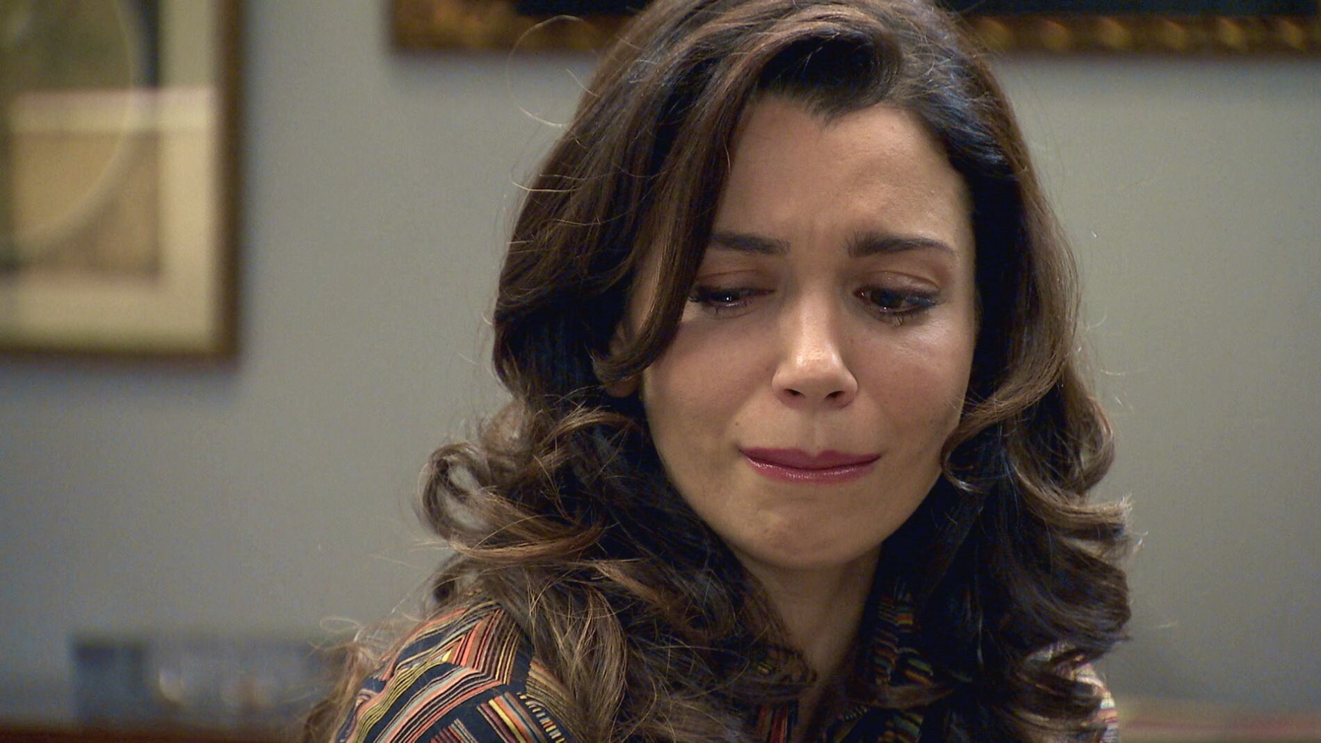 Amelia y Luisita, a solas en la habitaci&oacute;n del hotel &lsquo;La Estrella&rsquo;