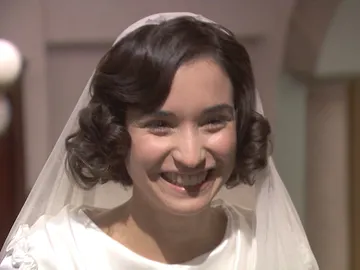 Los delirios de una Rosa vestida de novia ponen en riesgo su vida Los delirios de una Rosa vestida de novia ponen en riesgo su vida