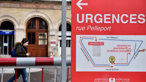 La entrada a urgencias a un hospital de Francia La entrada a urgencias a un hospital de Francia