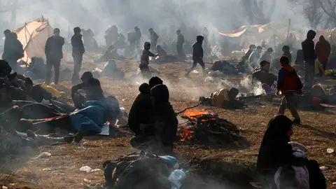 Campamento de migrantes cerca del cruce fronterizo Pazarkule de Turquía con Kastanies de Grecia Campamento de migrantes cerca del cruce fronterizo Pazarkule de Turquía con Kastanies de Grecia