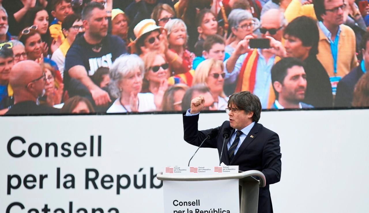 El expresidente de la Generalitat Carles Puigdemont, durante el acto político celebrado este sábado en un parque de la localidad francesa de Perpiñán 