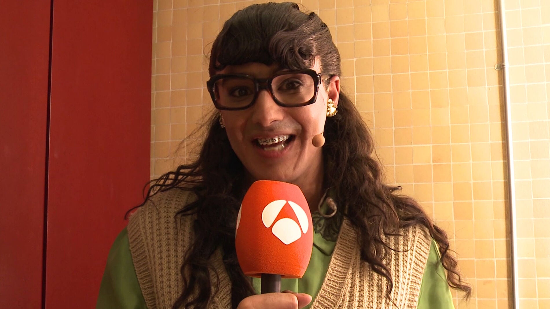 Jorge Gonz&aacute;lez, radiante de felicidad tras ganar como 'Yo soy Betty, la fea' en 'Tu cara me suena'