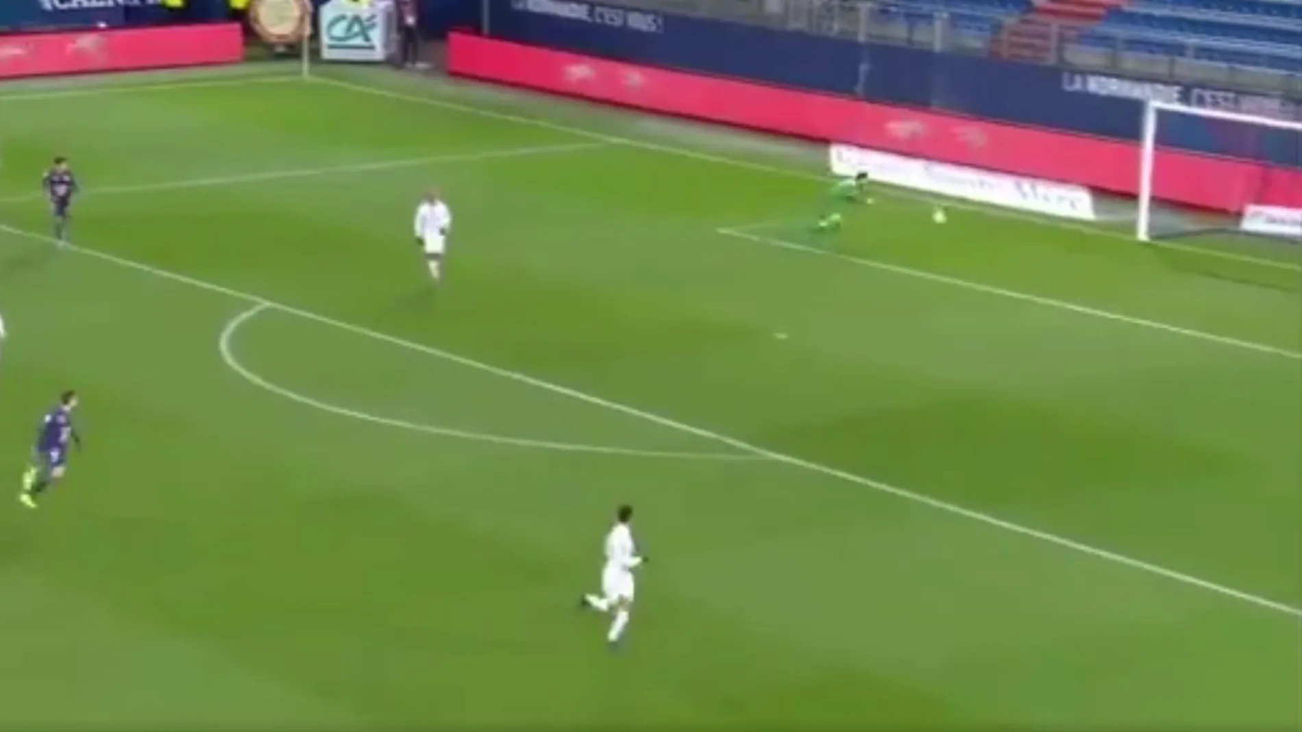 La cantada del año: autogol de un portero La cantada del año: autogol de un portero