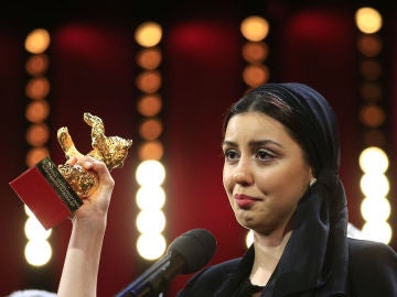 Baran Rasoulof, hija de Muhammed Rasoulof, recoge el premio